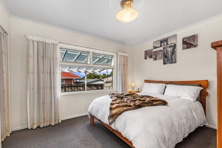Photo of property in 29 Lyndhurst Road, Te Atatu South, Auckland, 0610