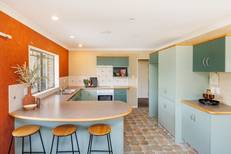 Photo of property in 30 Parnell Heights Drive, Kelvin Grove, Palmerston North, 4414