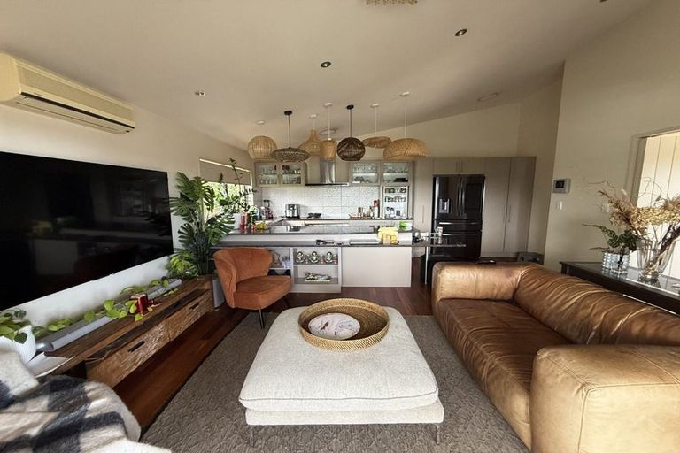 Photo of property in 71 Kittiwake Drive, Schnapper Rock, Auckland, 0632