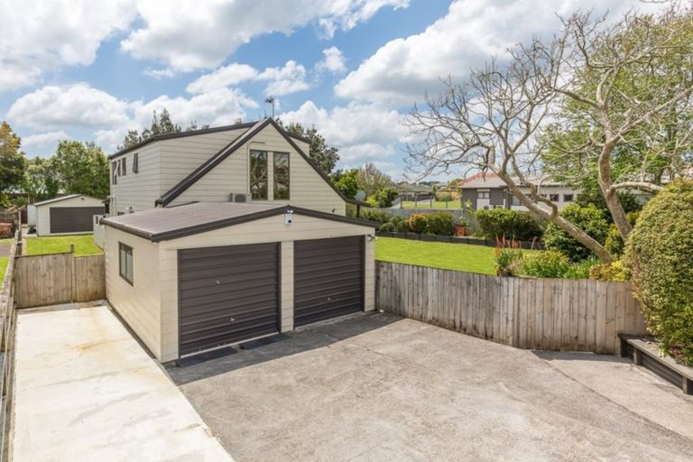 Photo of property in 4 Valley Road, Waiuku, 2123