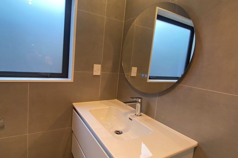 Photo of property in 31b Weldene Avenue, Glenfield, Auckland, 0629