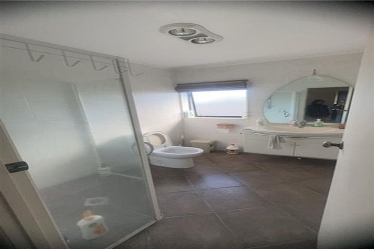 Photo of property in 2/11 Takutai Avenue, Bucklands Beach, Auckland, 2012