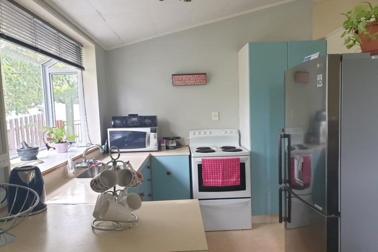 Photo of property in 21a Omapere Street, Whitby, Porirua, 5024