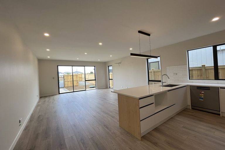 Photo of property in 18 Kapeta Lane, Karaka, 2113