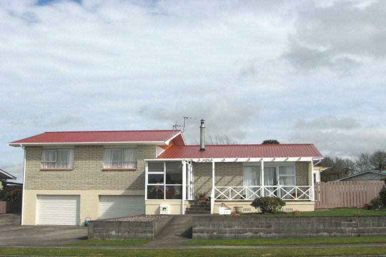 Photo of property in 23 Oberon Street, Stratford, 4332