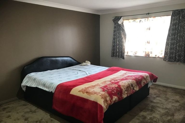 Photo of property in 13 Kaseng Place, East Tamaki Heights, Auckland, 2016