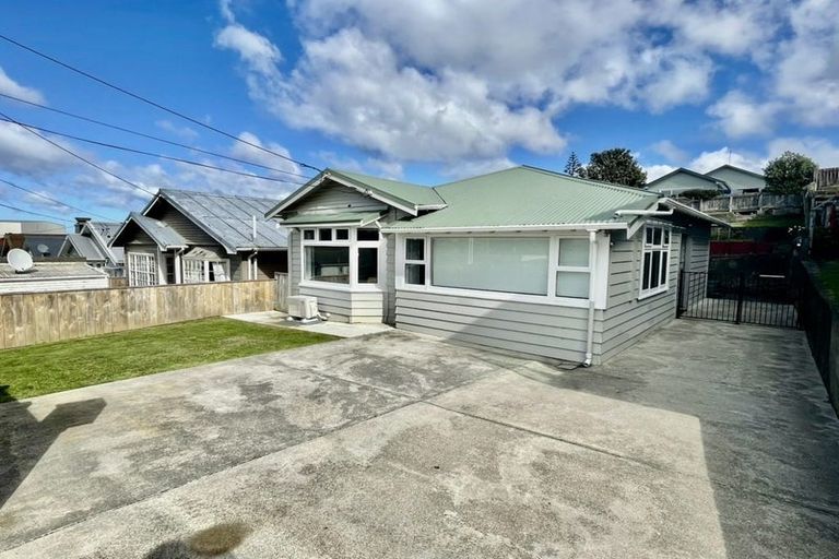 Photo of property in 50 Tirangi Road, Rongotai, Wellington, 6022
