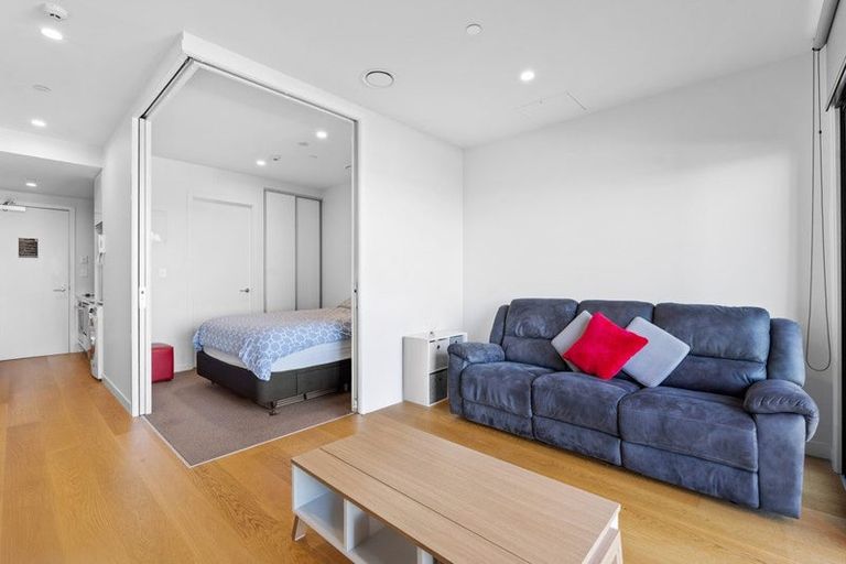 Photo of property in Frank Sargeson Apts, 207/74 Anzac Street, Takapuna, Auckland, 0622