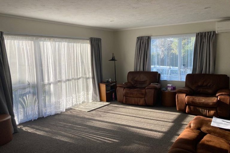 Photo of property in 17 Staithes Drive North, Whitby, Porirua, 5024