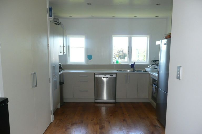 Photo of property in 74 Forest Hill Road, Henderson, Auckland, 0612