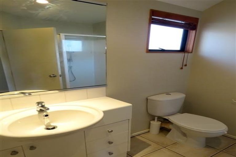 Photo of property in 26 Oakford Close, Riccarton, Christchurch, 8011