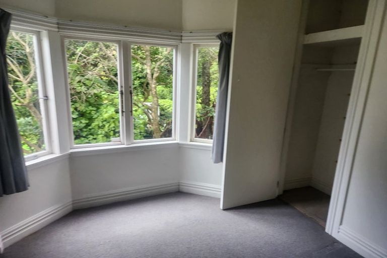 Photo of property in 56 Kelburn Parade, Kelburn, Wellington, 6012