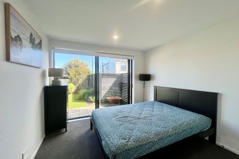 Photo of property in 10/1 Fruitvale Road, New Lynn, Auckland, 0600