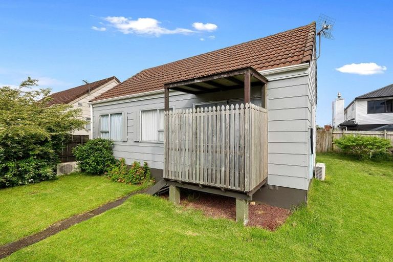Photo of property in 1/92 Kenderdine Road, Papatoetoe, Auckland, 2025
