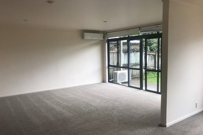 Photo of property in 8/61a Birkdale Road, Birkdale, Auckland, 0626