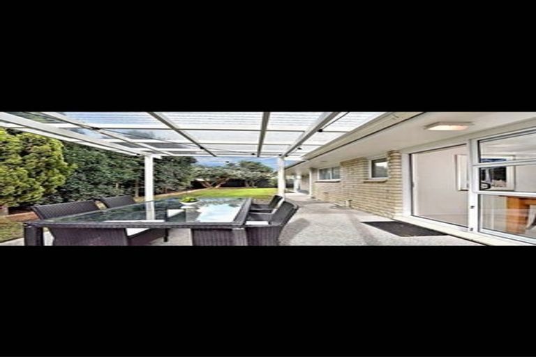 Photo of property in 1/2 Kenderdine Road, Papatoetoe, Auckland, 2025