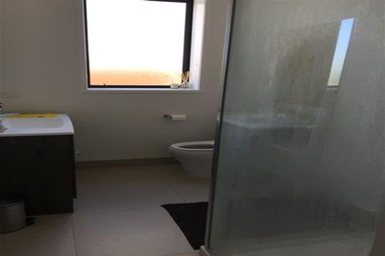 Photo of property in 66 Rangihina Road, Hobsonville, Auckland, 0616