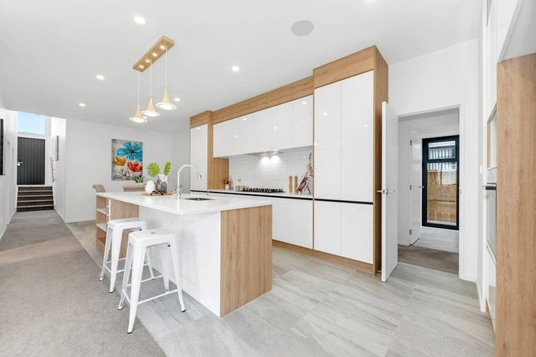 Photo of property in 28 Bushfield Drive, Flat Bush, Auckland, 2019