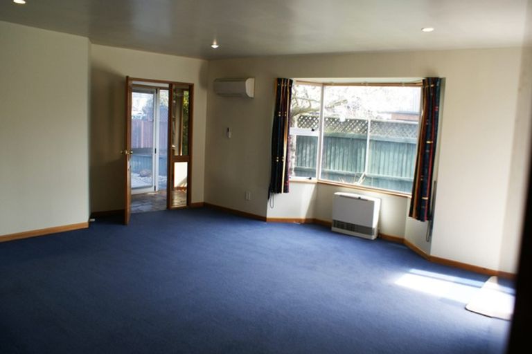 Photo of property in 15 Millcroft Place, Parklands, Christchurch, 8083