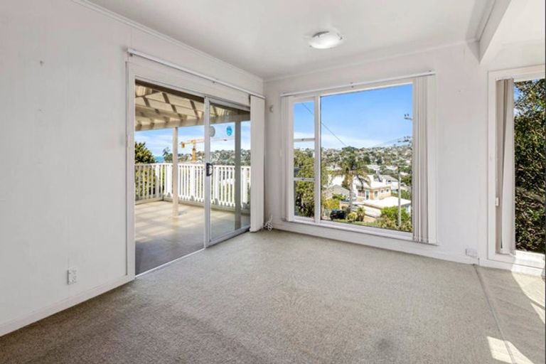 Photo of property in 35 Bayview Road, Browns Bay, Auckland, 0630