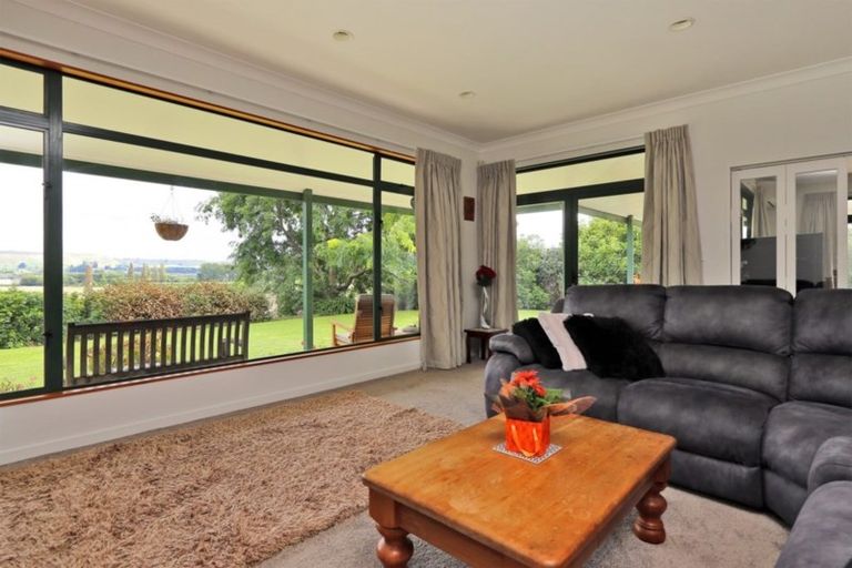 Photo of property in 400 Porangahau Road, Waipukurau, 4282