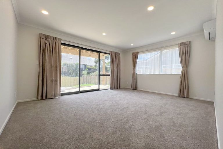 Photo of property in 98 Taikura Avenue, Red Beach, 0932