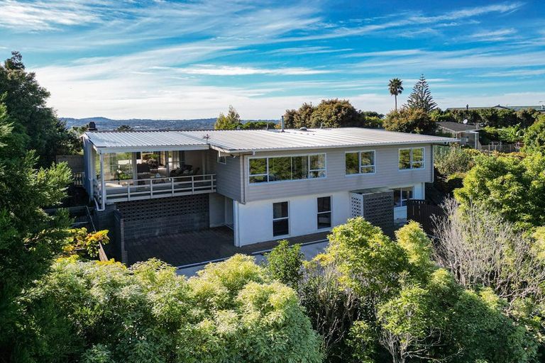 Photo of property in 71 Pleasant Road, Glen Eden, Auckland, 0602