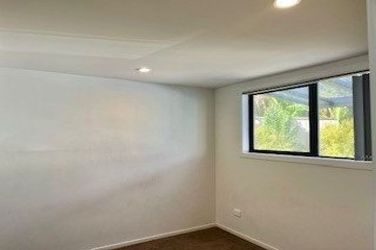 Photo of property in 92 Harrington Road, Henderson, Auckland, 0610