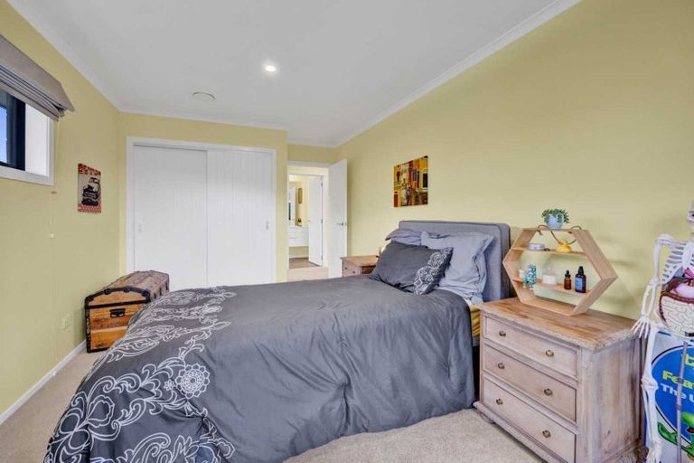Photo of property in 2 Te Ara Karoiroa Road, 4374