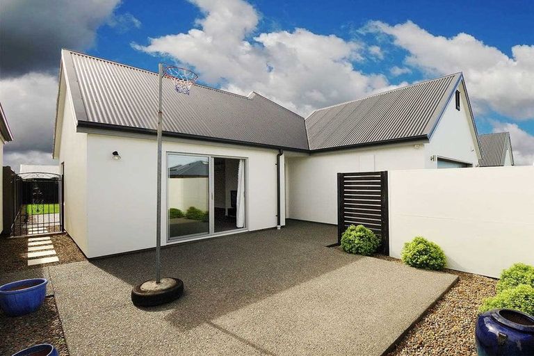 Photo of property in 44 Papawai Drive, Rangiora, 7400