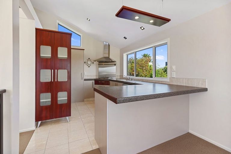 Photo of property in 10 Karewa Parade, Papamoa Beach, Papamoa, 3118