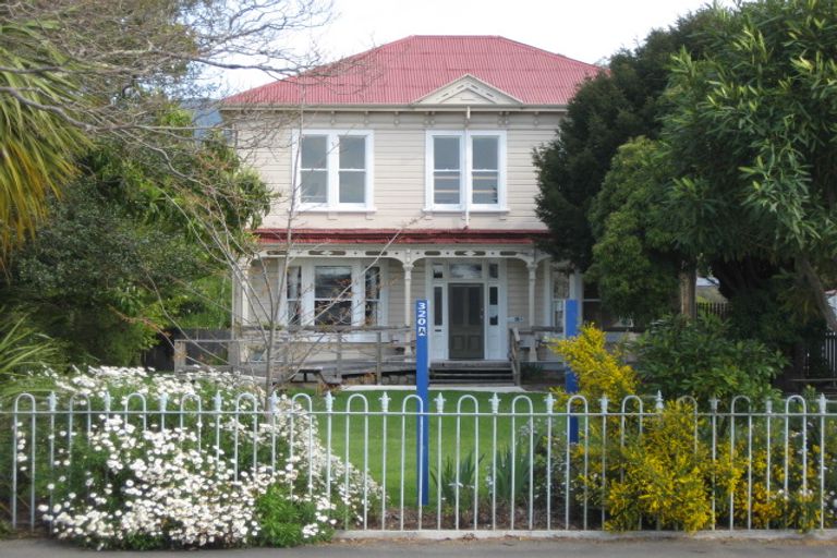 Photo of property in 320 Hardy Street, Nelson, 7010