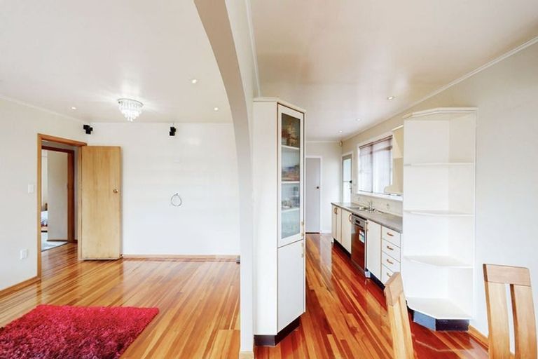 Photo of property in 41 Kenmore Street, Newlands, Wellington, 6037