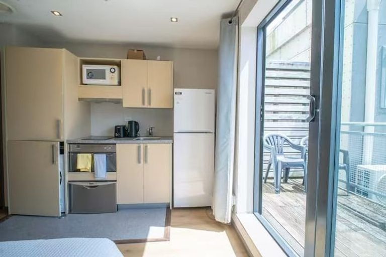 Photo of property in Dual Apartments, 108/142 Vivian Street, Te Aro, Wellington, 6011