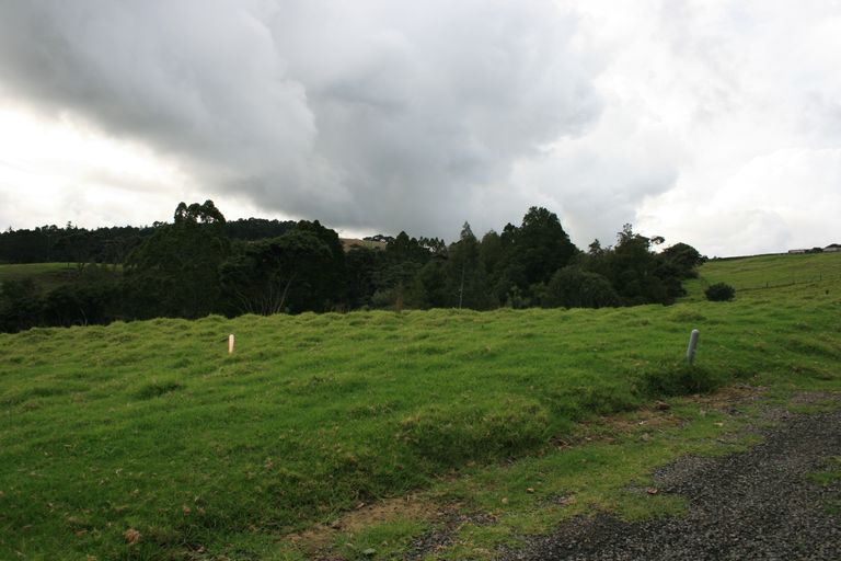 Photo of property in 56e Kaipara Coast Highway, Helensville, 0871
