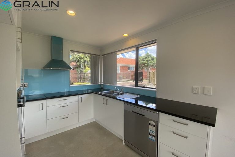 Photo of property in 63a Lynwood Road, New Lynn, Auckland, 0600
