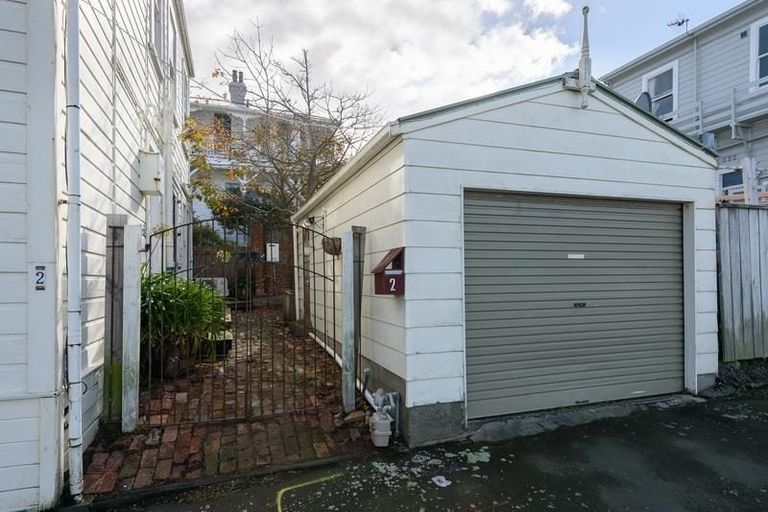 Photo of property in 2 Howard Street, Mount Cook, Wellington, 6021