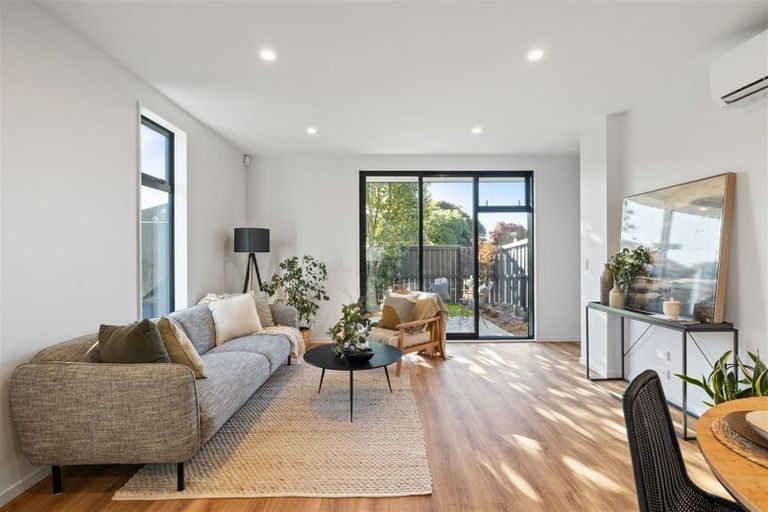 Photo of property in 2/90 Browns Road, St Albans, Christchurch, 8014
