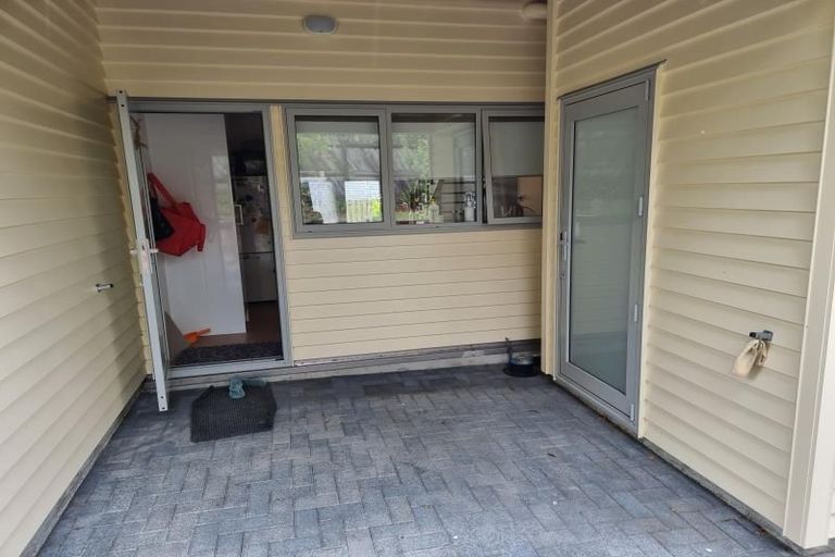 Photo of property in 2/41a Tramway Road, Beach Haven, Auckland, 0626