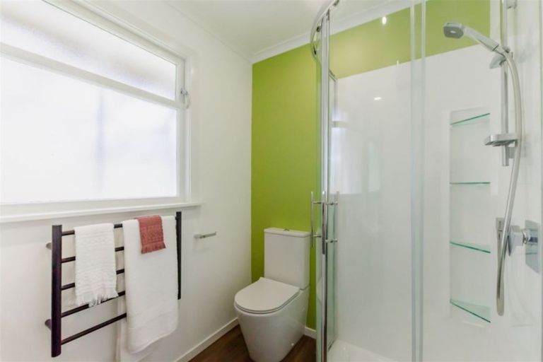 Photo of property in 6 Mazengarb Road, Paraparaumu Beach, Paraparaumu, 5032