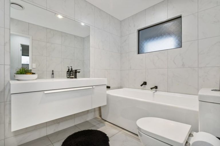 Photo of property in 92 Intrepid Crescent, Beachlands, Auckland, 2018