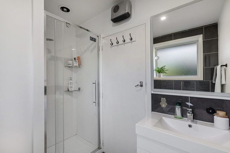 Photo of property in 6 Dymock Place, Bishopdale, Christchurch, 8053