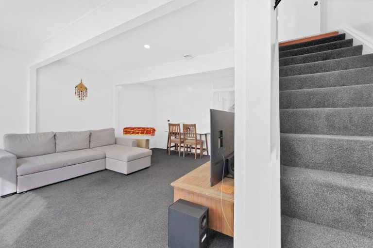 Photo of property in 2/264 Grounsell Crescent, Belmont, Lower Hutt, 5010