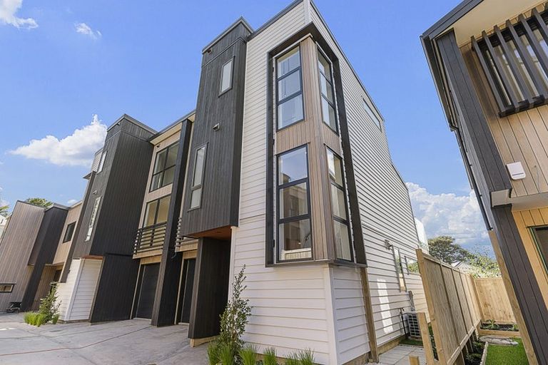 Photo of property in 3/165 Wellington Street, Howick, Auckland, 2014