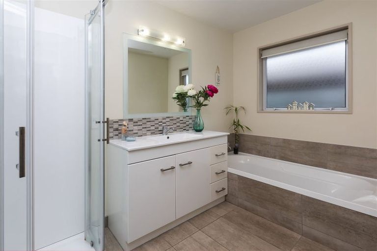 Photo of property in 12 Matthews Street, Kaiapoi, 7630