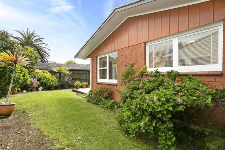 Photo of property in 14 Lynette Place, Mangere, Auckland, 2022
