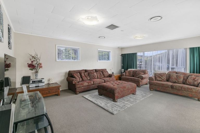 Photo of property in 16 Hinau Grove, Wainuiomata, Lower Hutt, 5014