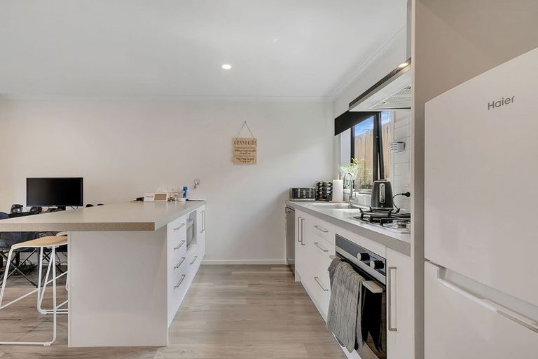 Photo of property in 9u8 Surrey Street, Tawa, Wellington, 5028