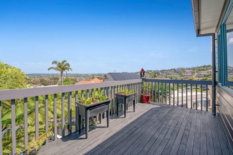Photo of property in 12 Ascot Way, Orewa, 0931