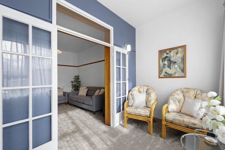 Photo of property in Devonport Apartments, 22/127 Saint Aubyn Street, New Plymouth, 4310